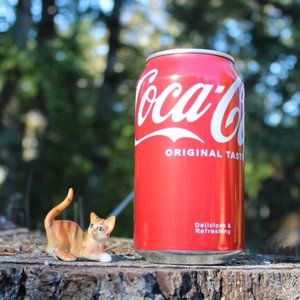 Vintage 1950s Tiny Tiger Cat with blue eyes Figurine